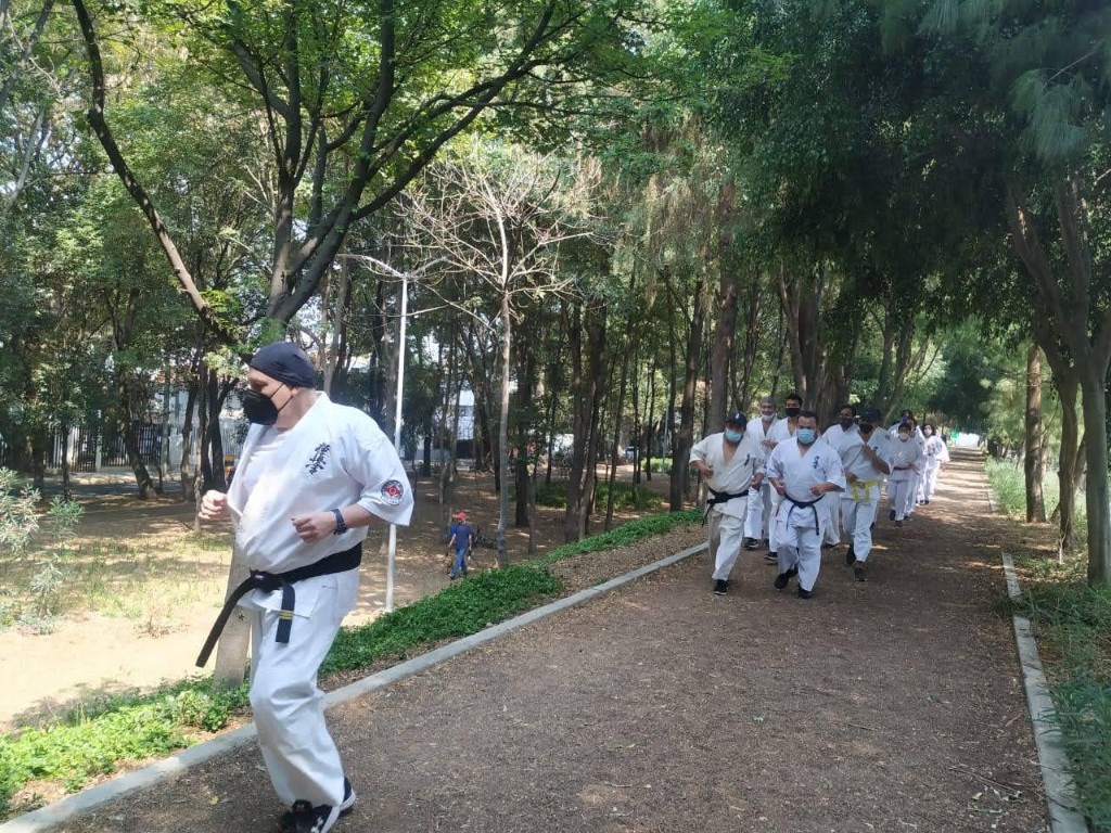 Run along the path during the winter camp