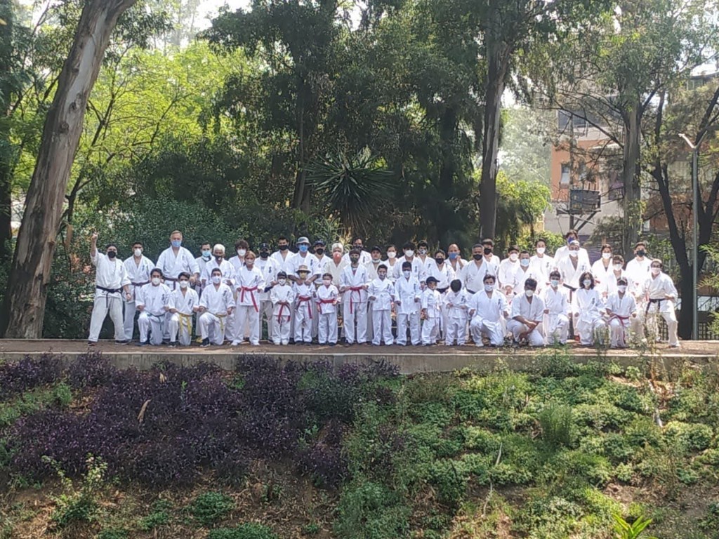Group photo from the winter training camp in Mexico City, 20 December 2021