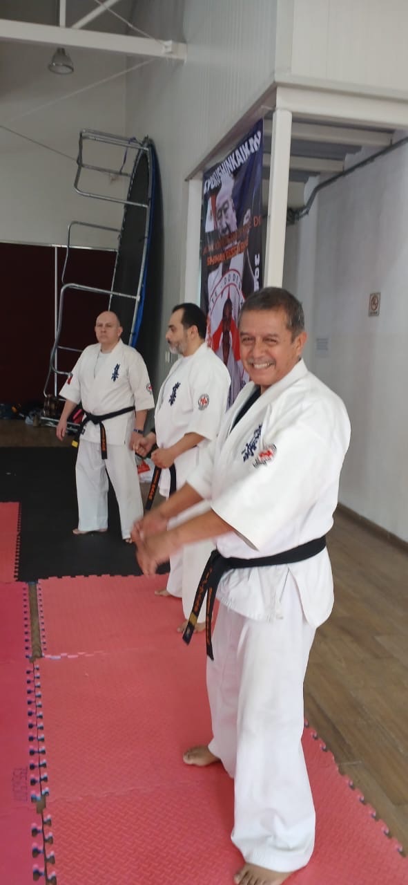 Instructores cintos negros participantes del encuentro